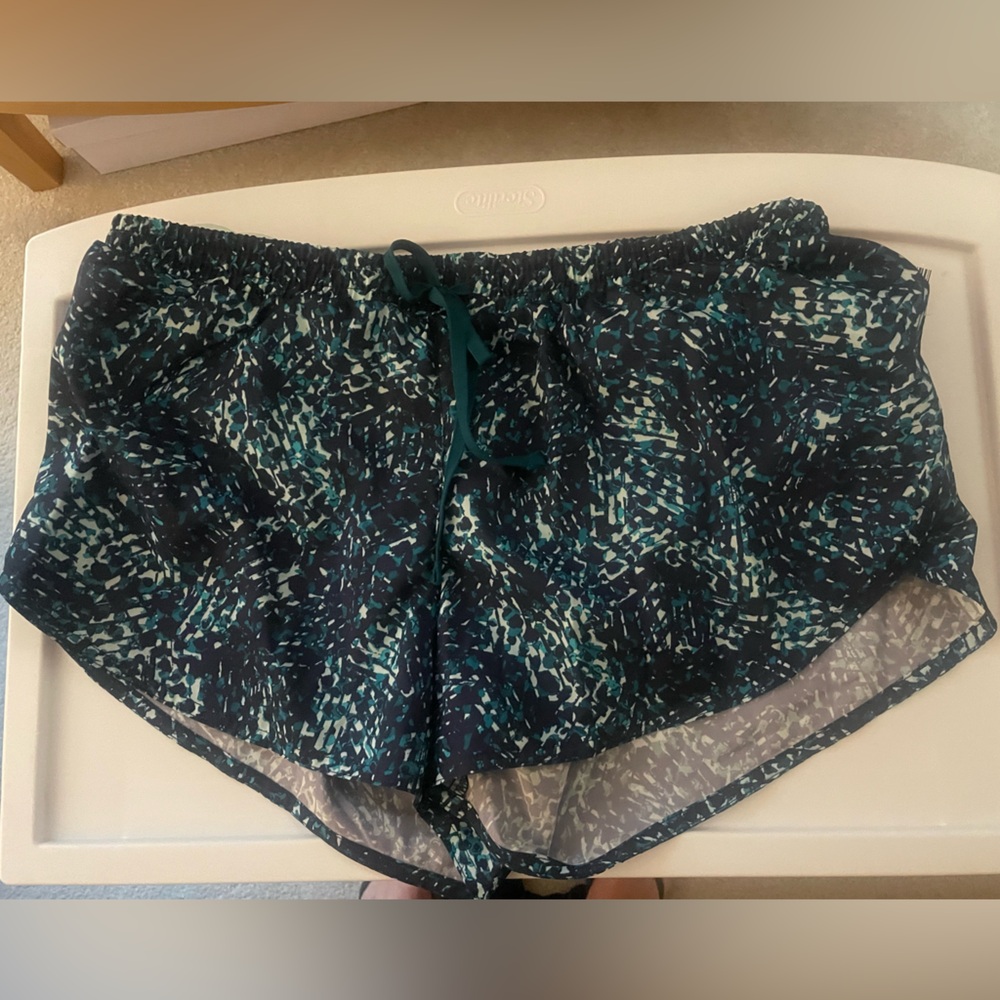 BNWT Old Navy Active Shorts Sz-M